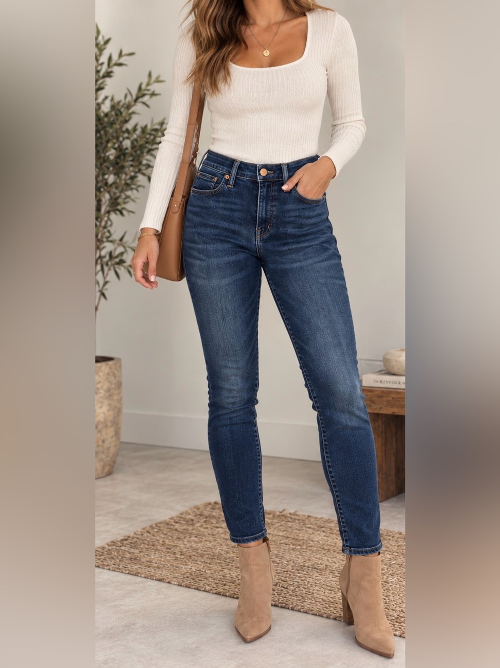 Madewell Women's Skinny Jeans in Dark Blue Wash - size 25